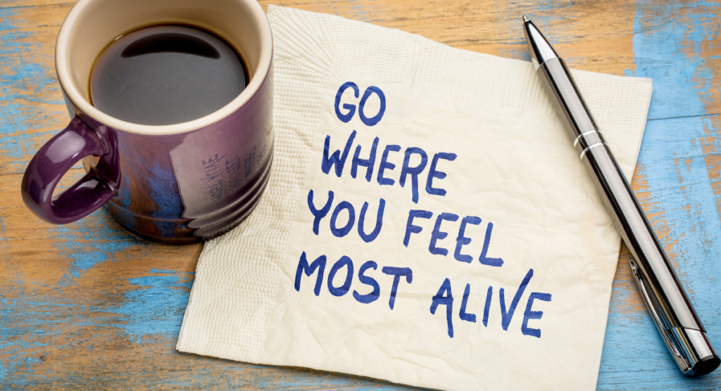 Coffee mug and napkin with a handwritten message, symbolizing the moment users look for meaning your landing page must clearly deliver.